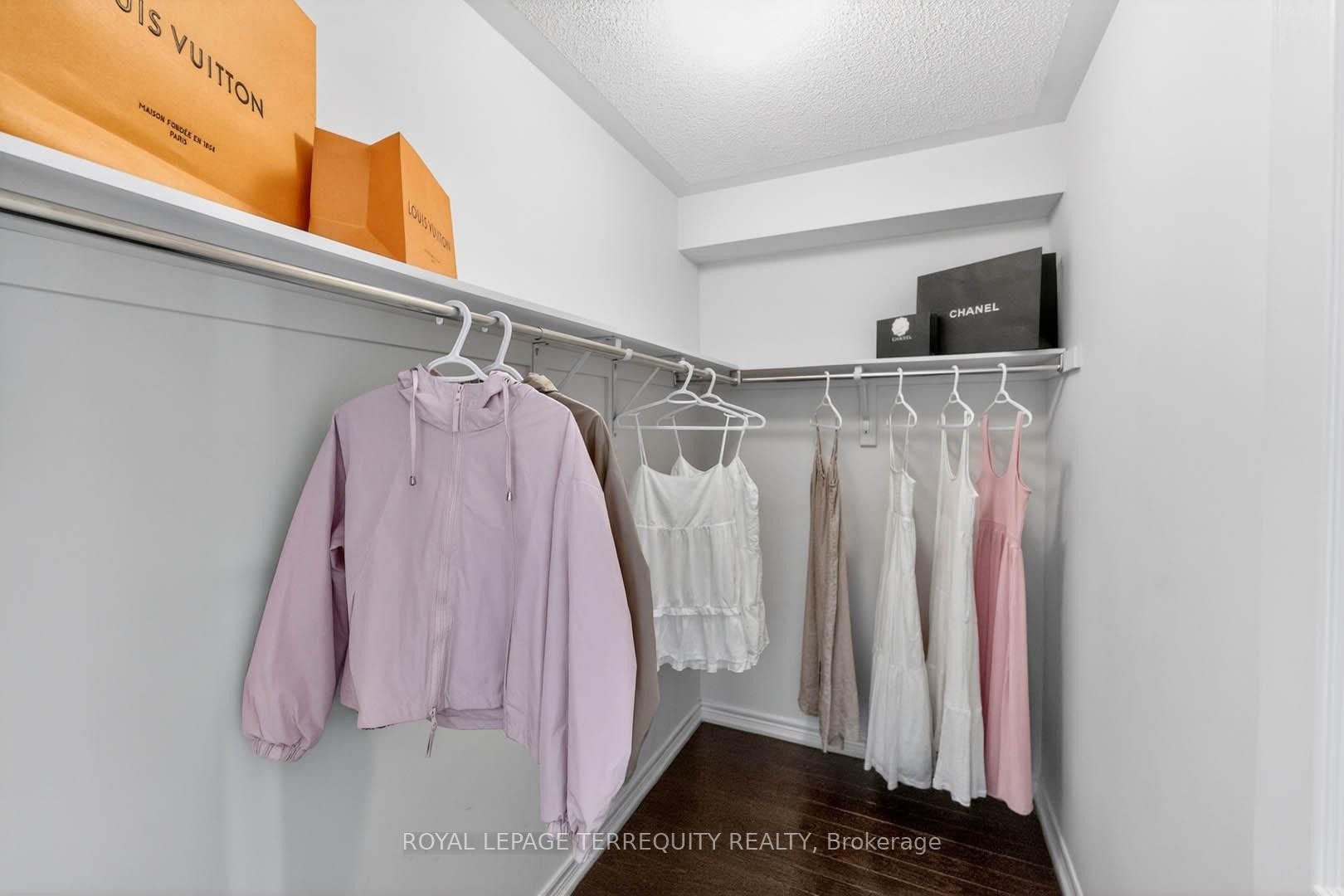 190 East'S Corners Boulevard, Vaughan, ON - Indoor With Storage