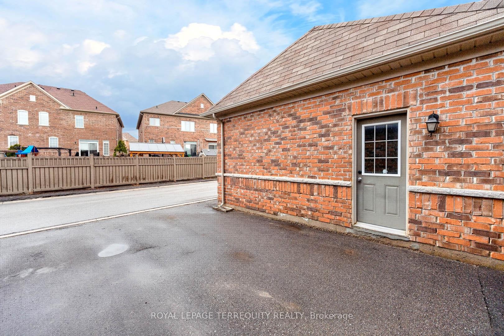 190 East'S Corners Boulevard, Vaughan, ON - Outdoor With Exterior