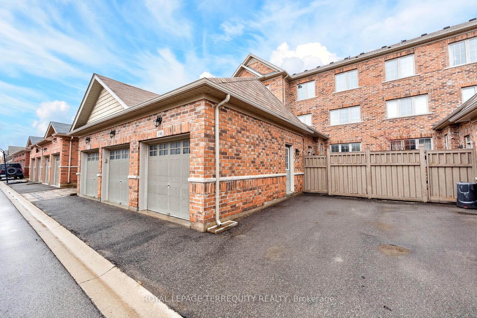 190 East'S Corners Boulevard, Vaughan, ON - Outdoor