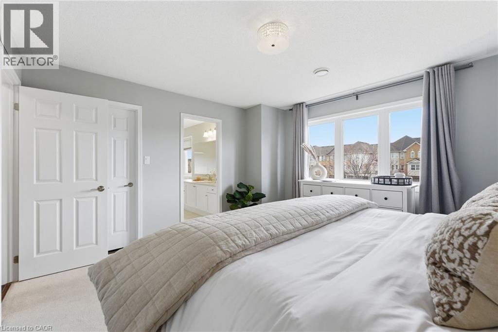 910 Vickerman Way, Milton, ON - Indoor Photo Showing Bedroom