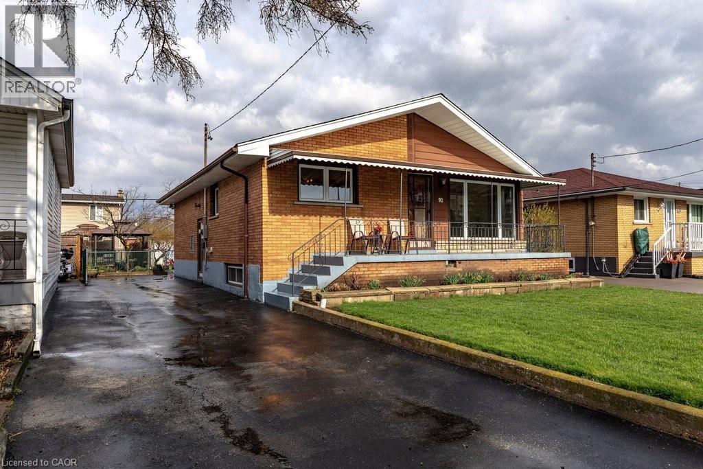 92 Reid Avenue S, Hamilton, ON - Outdoor With Deck Patio Veranda