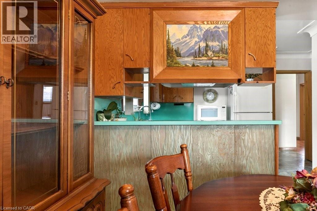 92 Reid Avenue S, Hamilton, ON - Indoor