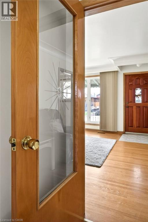 92 Reid Avenue S, Hamilton, ON - Indoor Photo Showing Other Room
