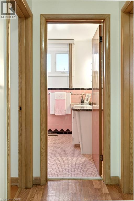 92 Reid Avenue S, Hamilton, ON - Indoor Photo Showing Other Room