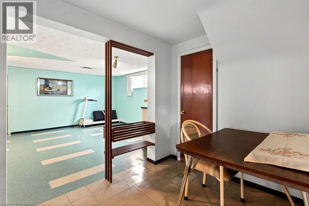 92 Reid Avenue S, Hamilton, ON - Indoor