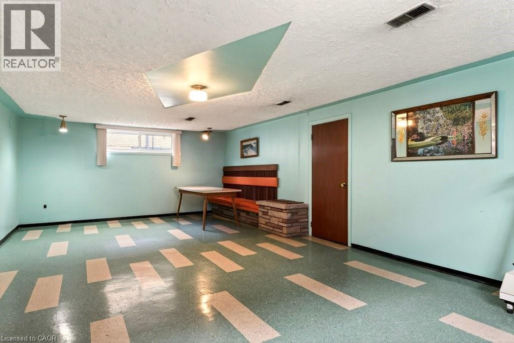 92 Reid Avenue S, Hamilton, ON - Indoor Photo Showing Other Room