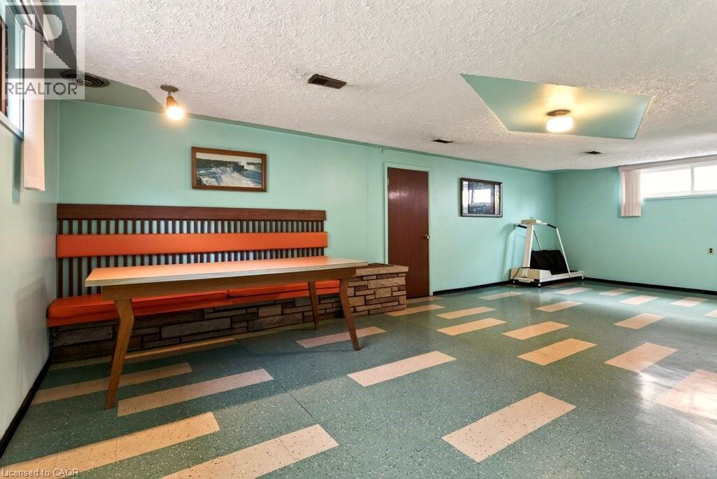 92 Reid Avenue S, Hamilton, ON - Indoor Photo Showing Other Room