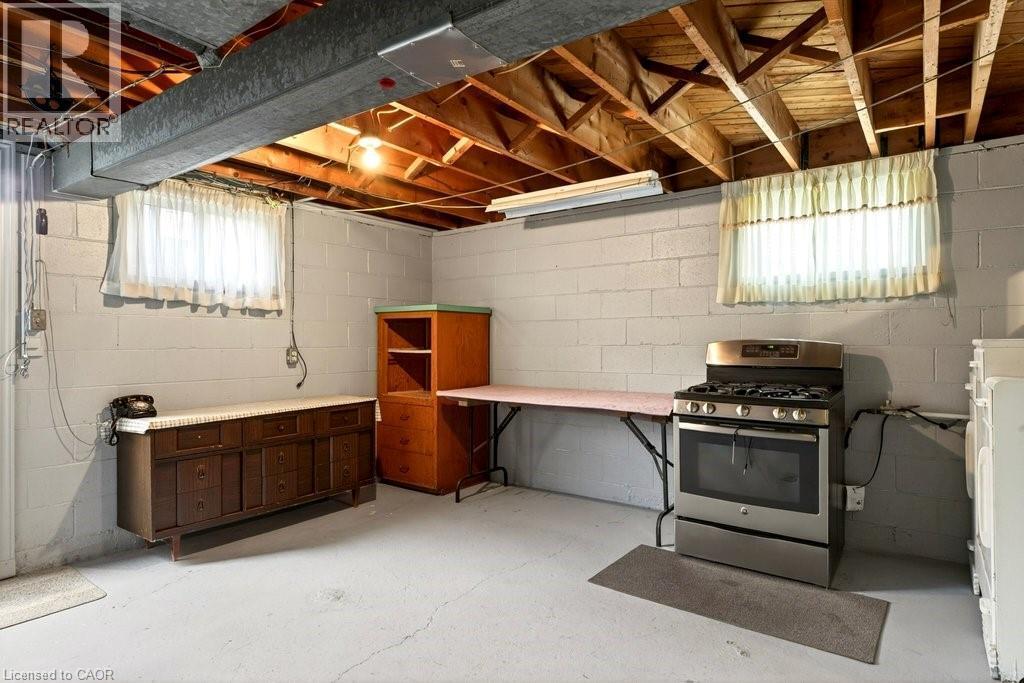 92 Reid Avenue S, Hamilton, ON - Indoor Photo Showing Basement
