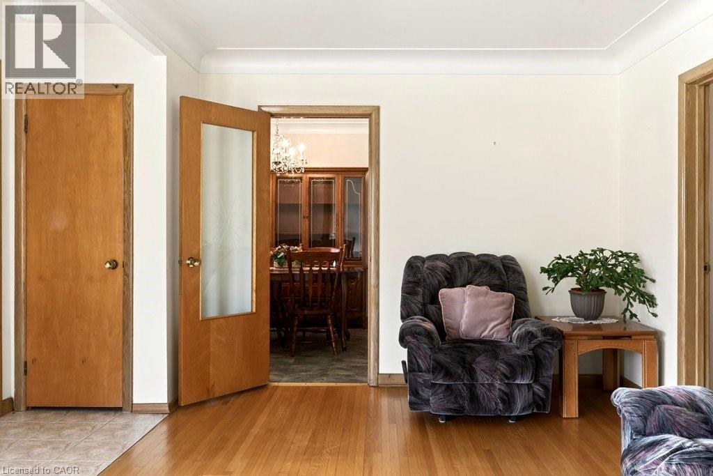 92 Reid Avenue S, Hamilton, ON - Indoor
