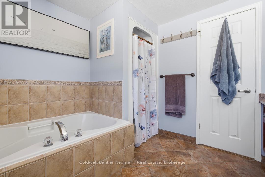 67 Cedarvale Avenue, Guelph (Grange Road), ON - Indoor Photo Showing Bathroom