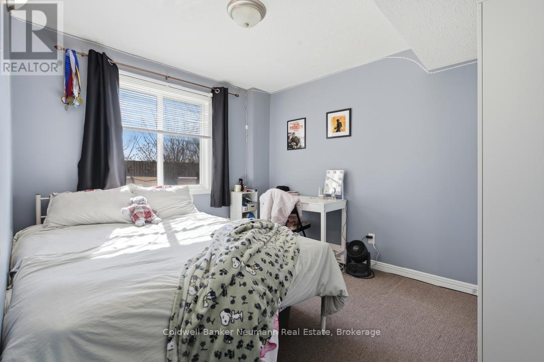 67 Cedarvale Avenue, Guelph (Grange Road), ON - Indoor Photo Showing Bedroom