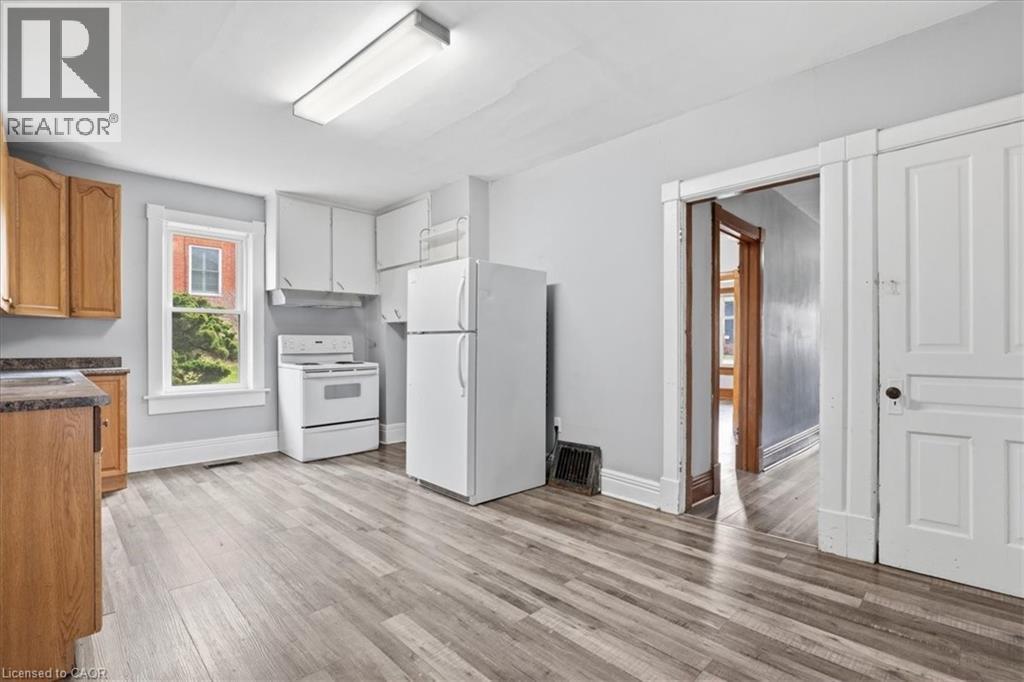 12 Todd Street, Cambridge, ON - Indoor Photo Showing Kitchen