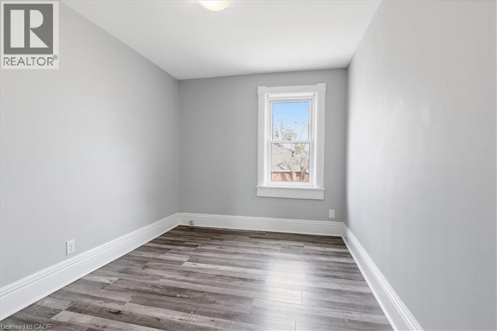 12 Todd Street, Cambridge, ON - Indoor Photo Showing Other Room