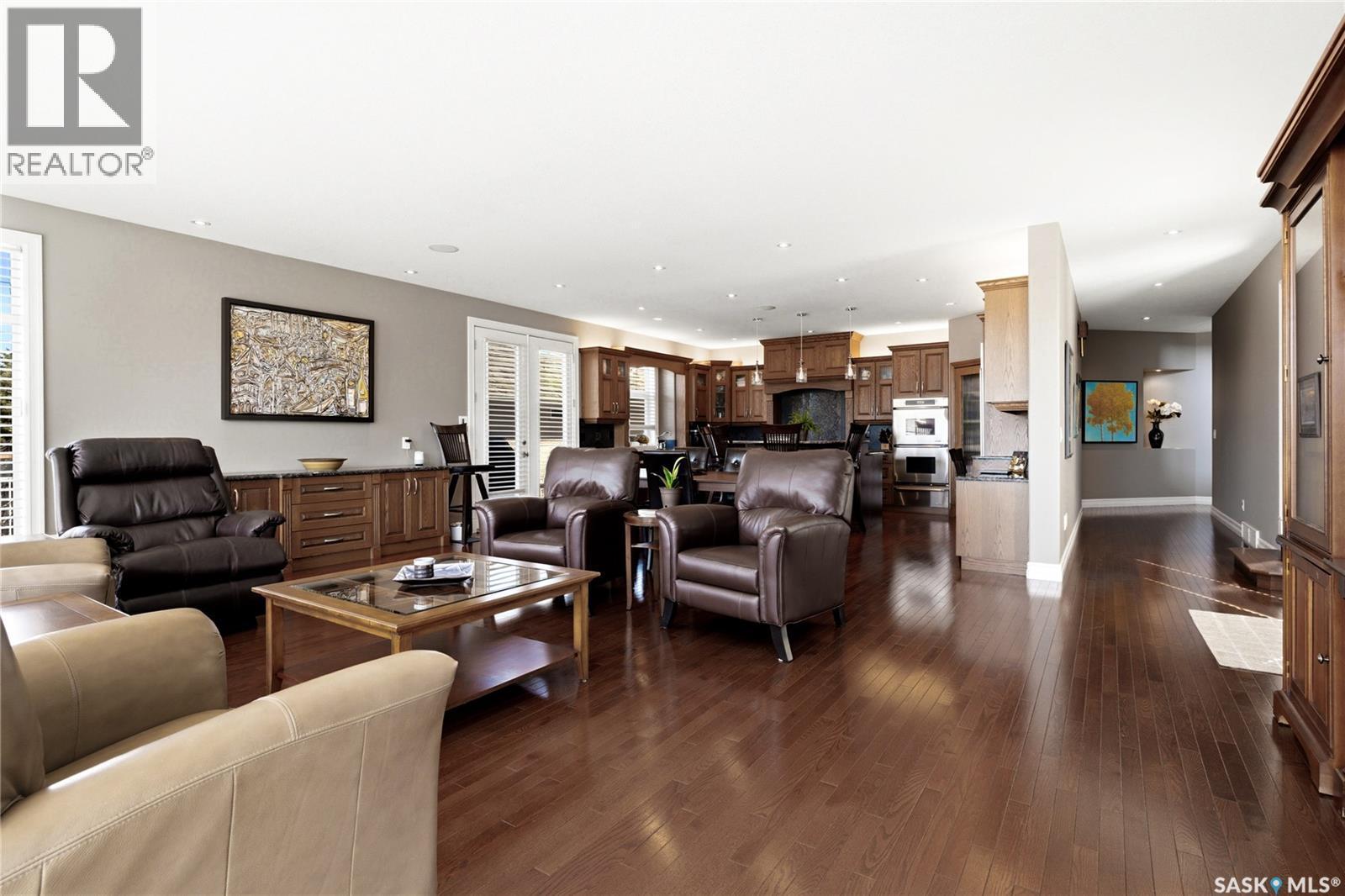1514 Lakeridge Drive N, Regina, SK - Indoor Photo Showing Living Room