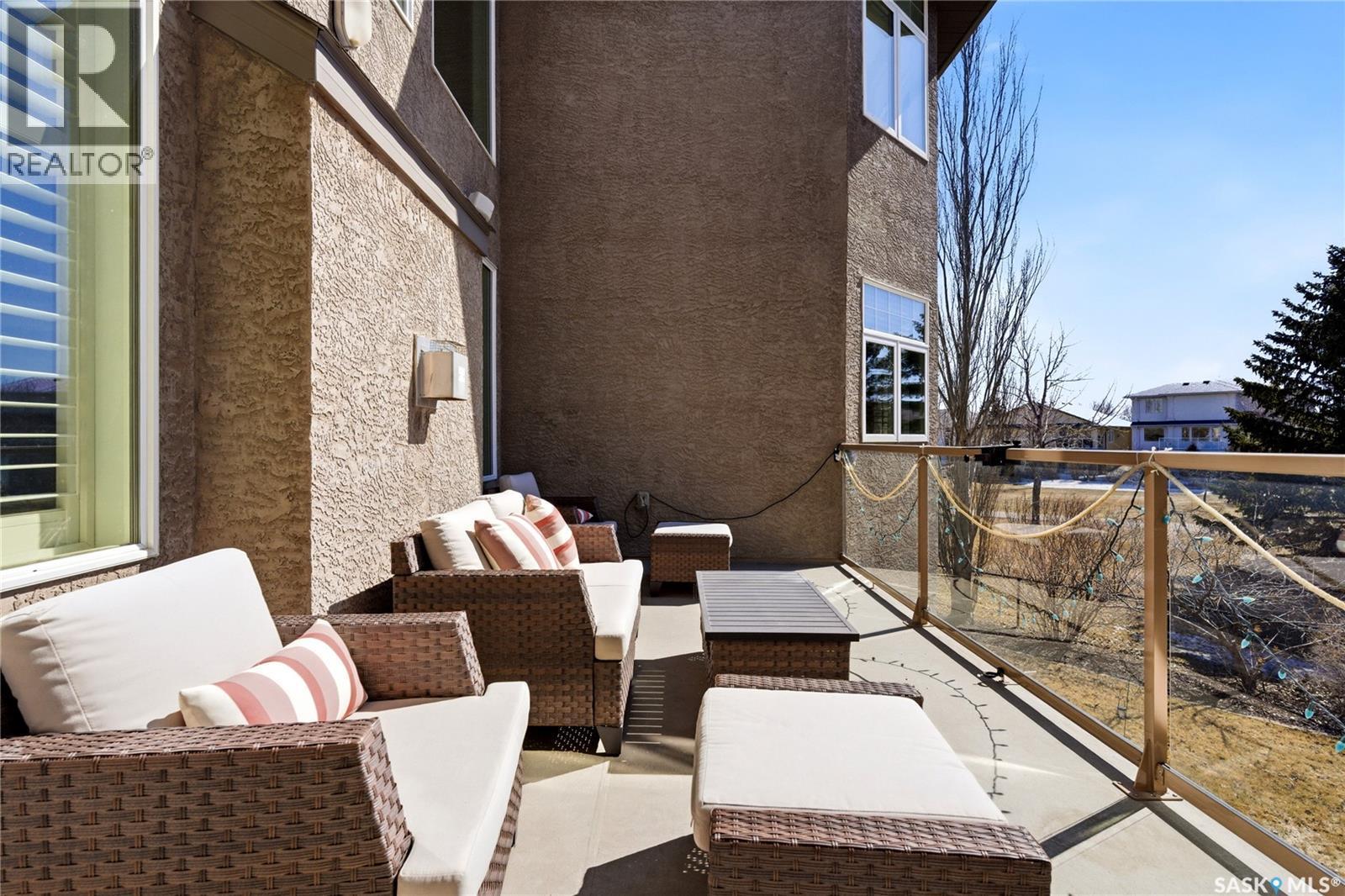 1514 Lakeridge Drive N, Regina, SK - Outdoor With Exterior