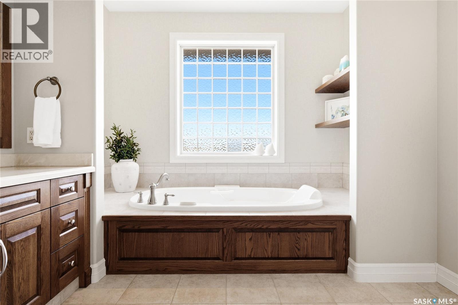 1514 Lakeridge Drive N, Regina, SK - Indoor Photo Showing Bathroom