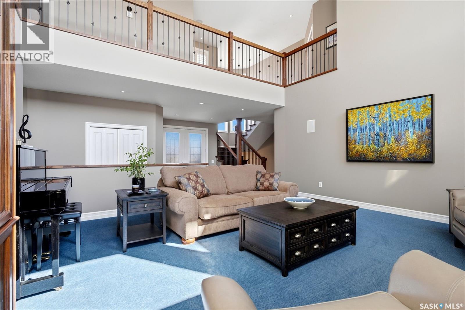 1514 Lakeridge Drive N, Regina, SK - Indoor Photo Showing Living Room