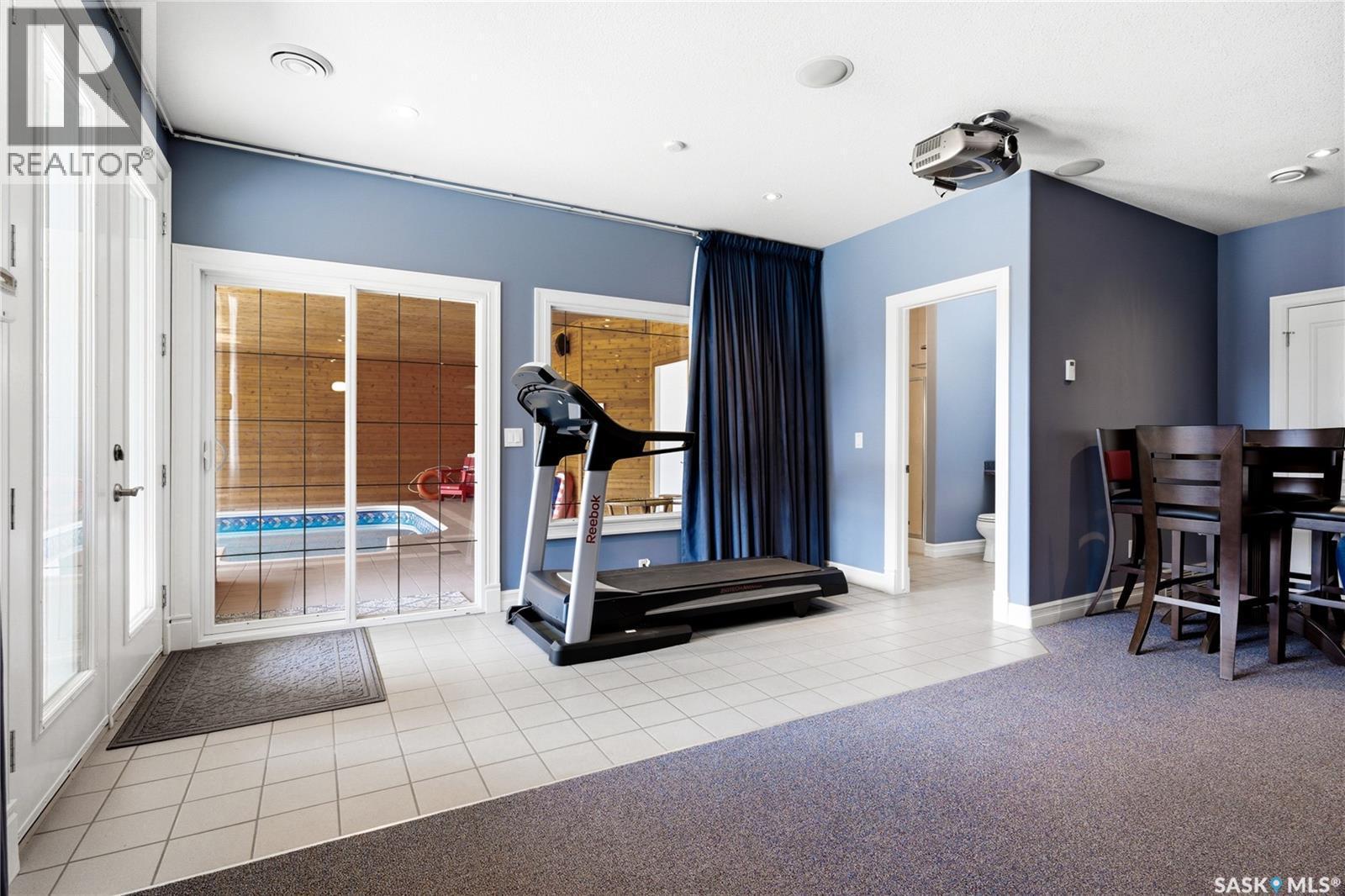 1514 Lakeridge Drive N, Regina, SK - Indoor Photo Showing Gym Room