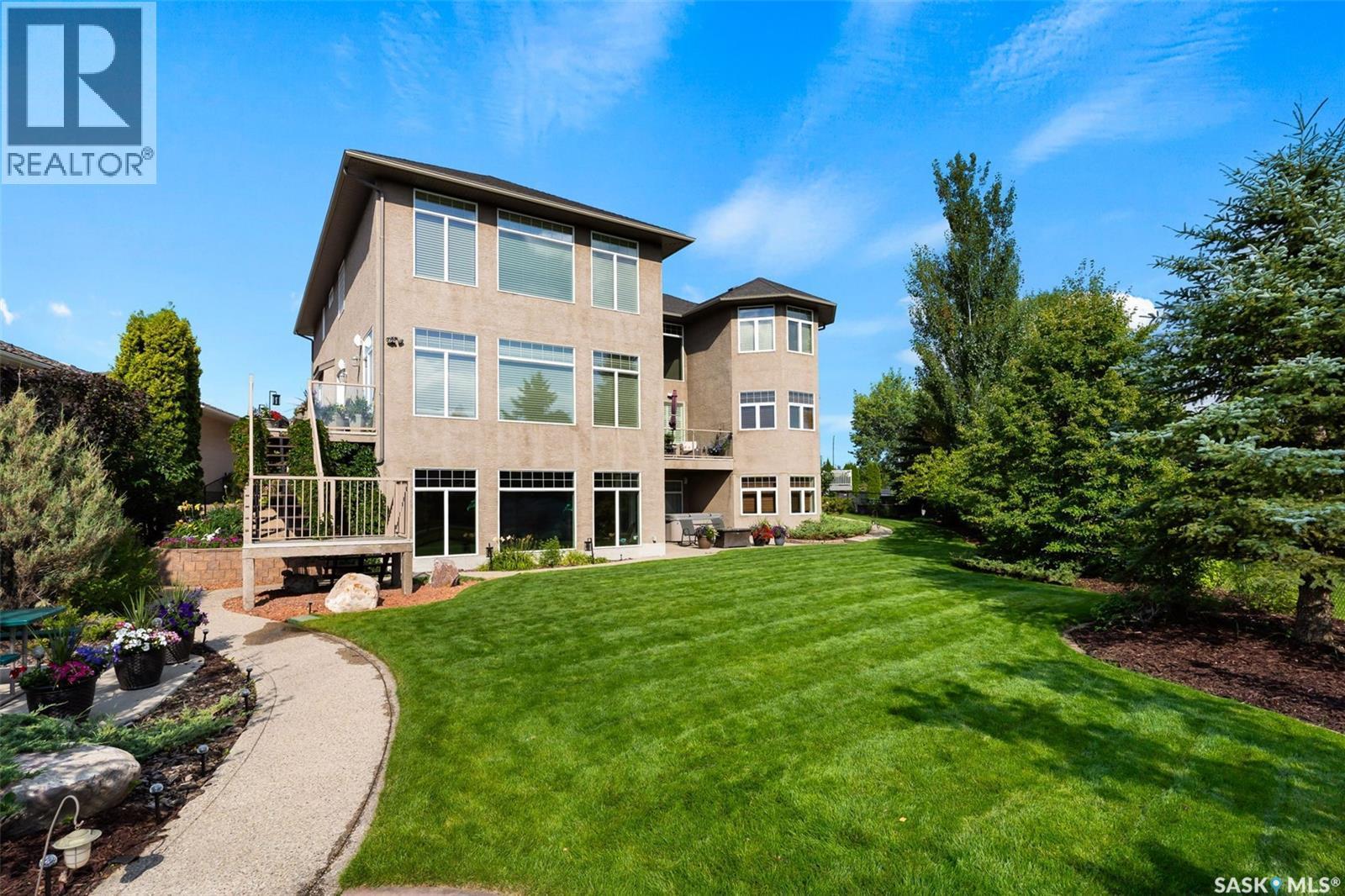 1514 Lakeridge Drive N, Regina, SK - Outdoor