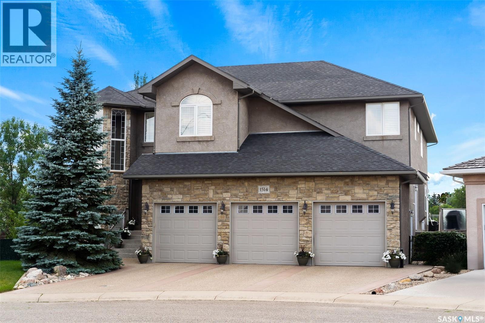 1514 Lakeridge Drive N, Regina, SK - Outdoor