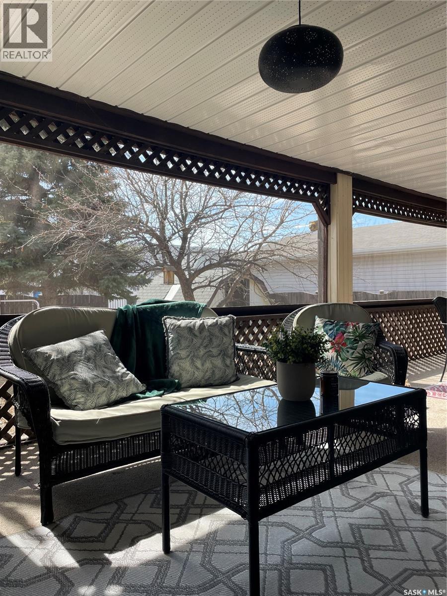 217 13Th Avenue E, Watrous, SK - Outdoor With Deck Patio Veranda