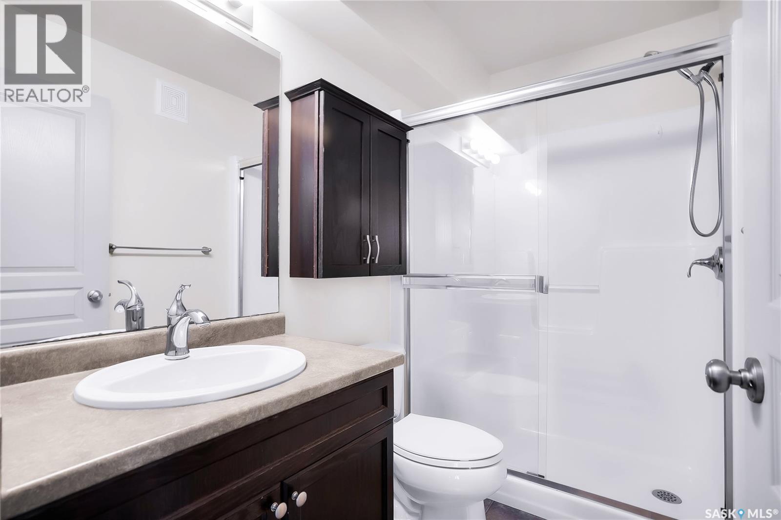370 Cornish Road, Saskatoon, SK - Indoor Photo Showing Bathroom