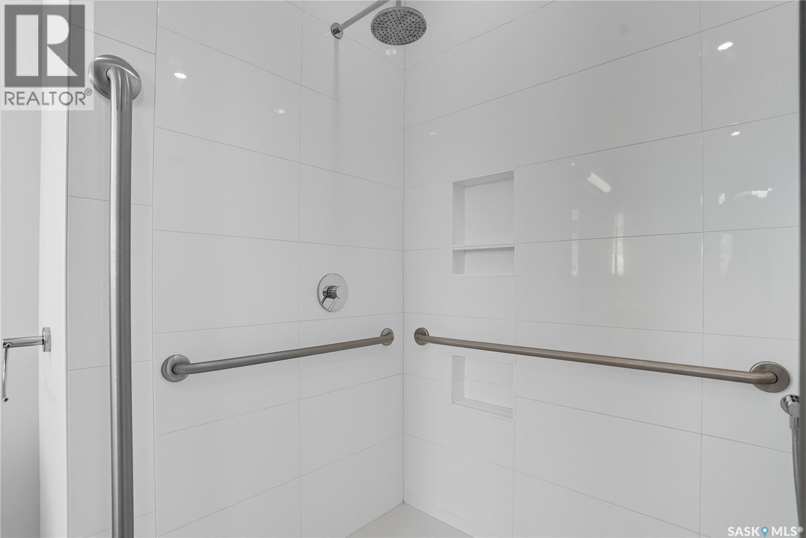 501 922 Broadway Avenue, Saskatoon, SK - Indoor Photo Showing Bathroom
