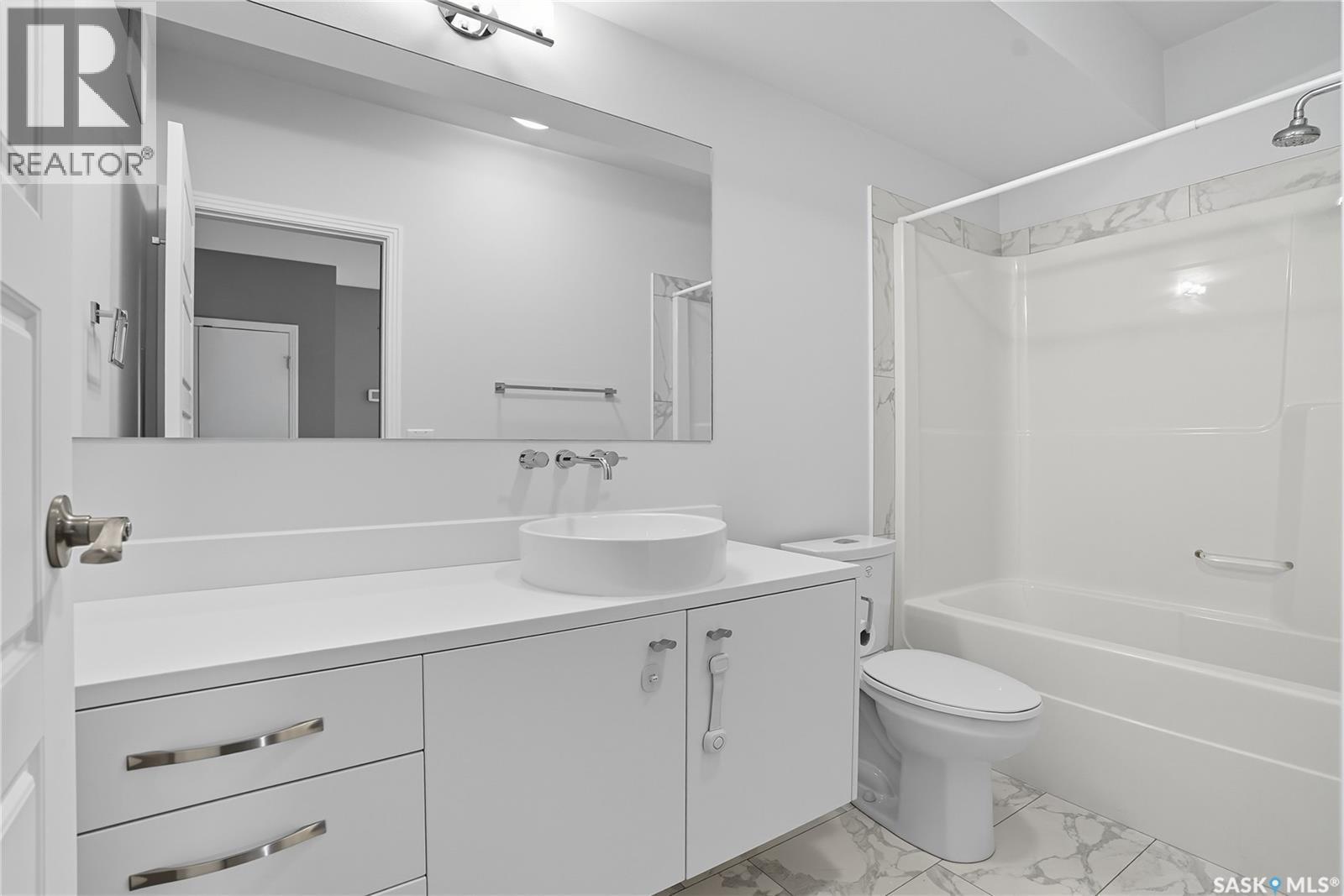501 922 Broadway Avenue, Saskatoon, SK - Indoor Photo Showing Bathroom