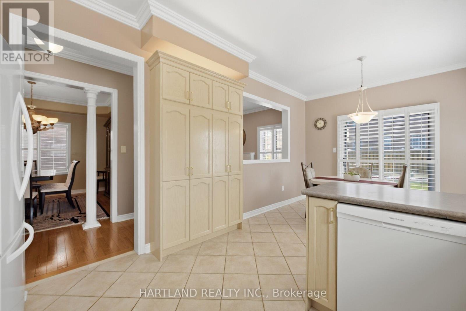 8 Westchester Crescent, Markham, ON - Indoor Photo Showing Kitchen