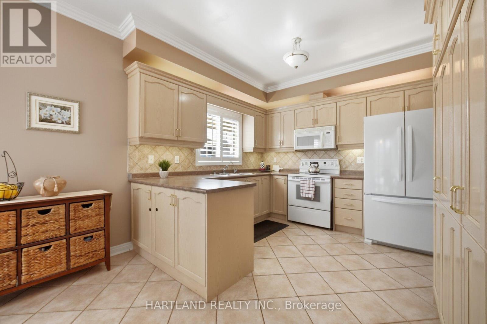 8 Westchester Crescent, Markham, ON - Indoor Photo Showing Kitchen