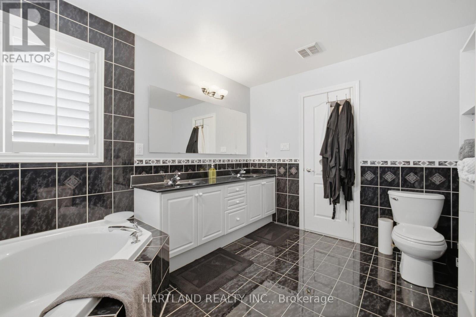 8 Westchester Crescent, Markham, ON - Indoor Photo Showing Bathroom