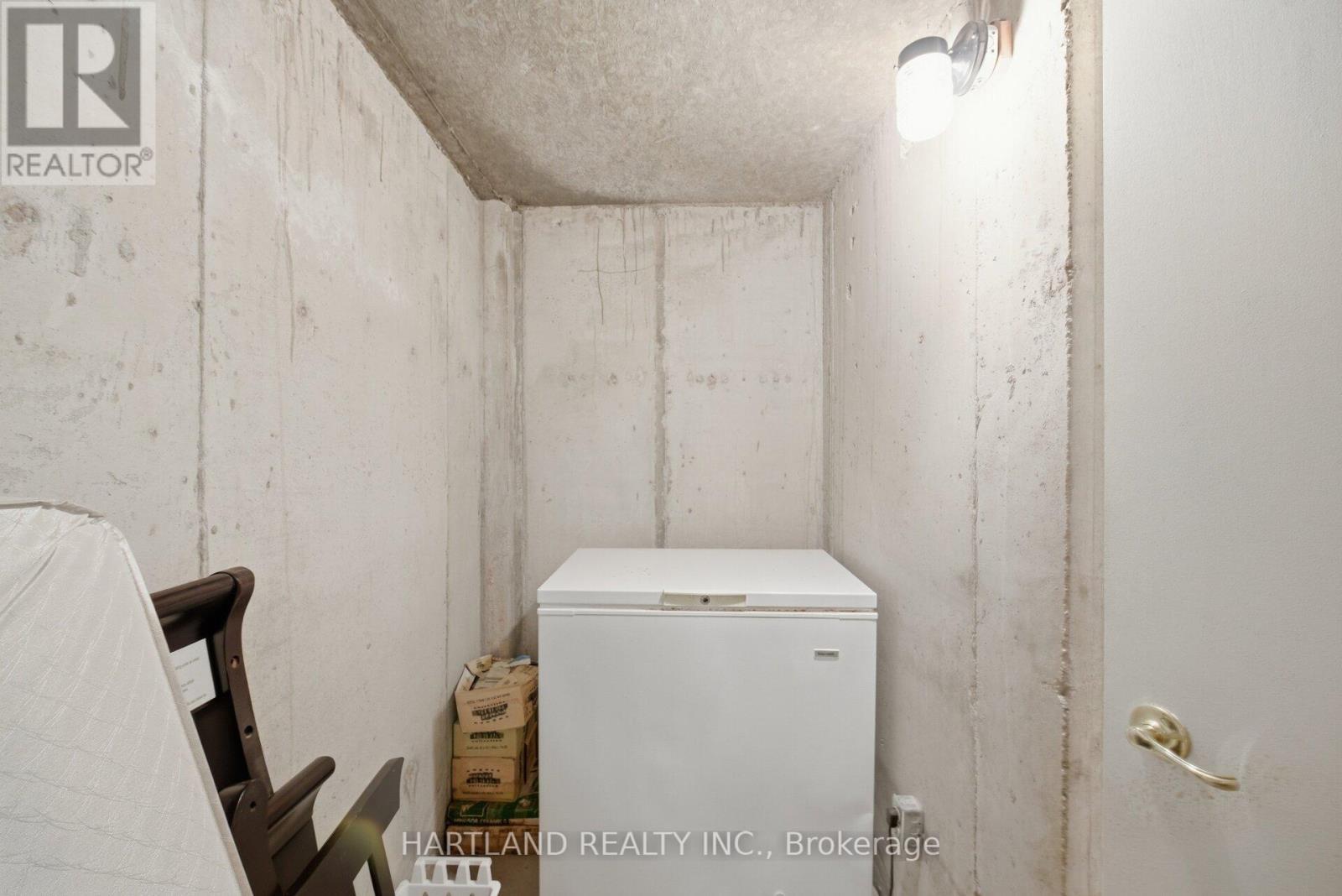 8 Westchester Crescent, Markham, ON - Indoor Photo Showing Laundry Room