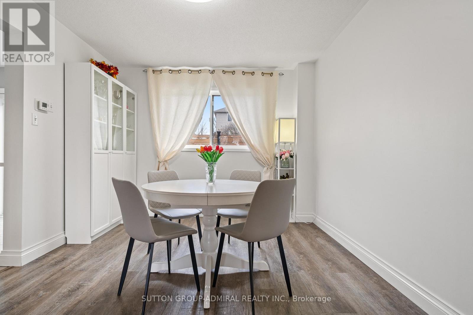 52 Moir Crescent, Barrie, ON - Indoor Photo Showing Dining Room