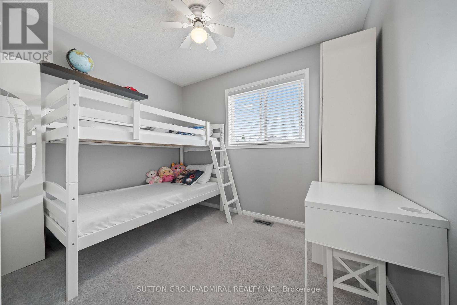 52 Moir Crescent, Barrie, ON - Indoor Photo Showing Bedroom