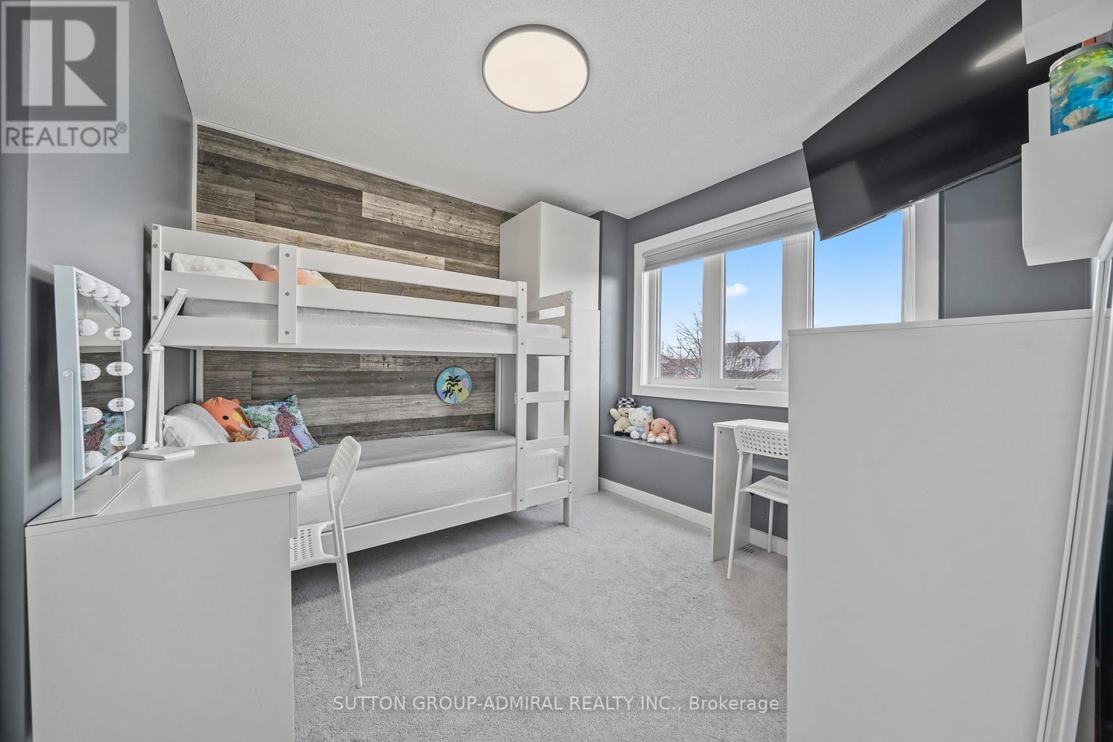 52 Moir Crescent, Barrie, ON - Indoor Photo Showing Bedroom