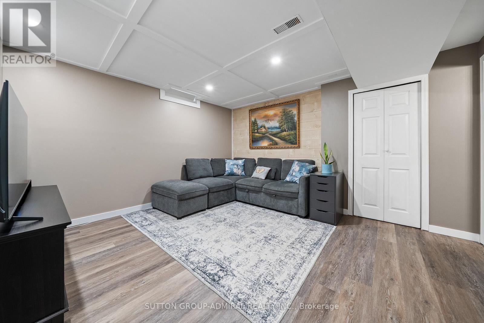 52 Moir Crescent, Barrie, ON - Indoor