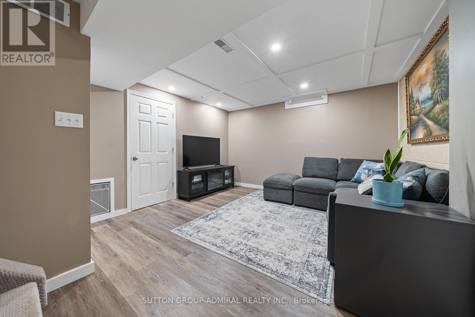 52 Moir Crescent, Barrie, ON - Indoor Photo Showing Other Room