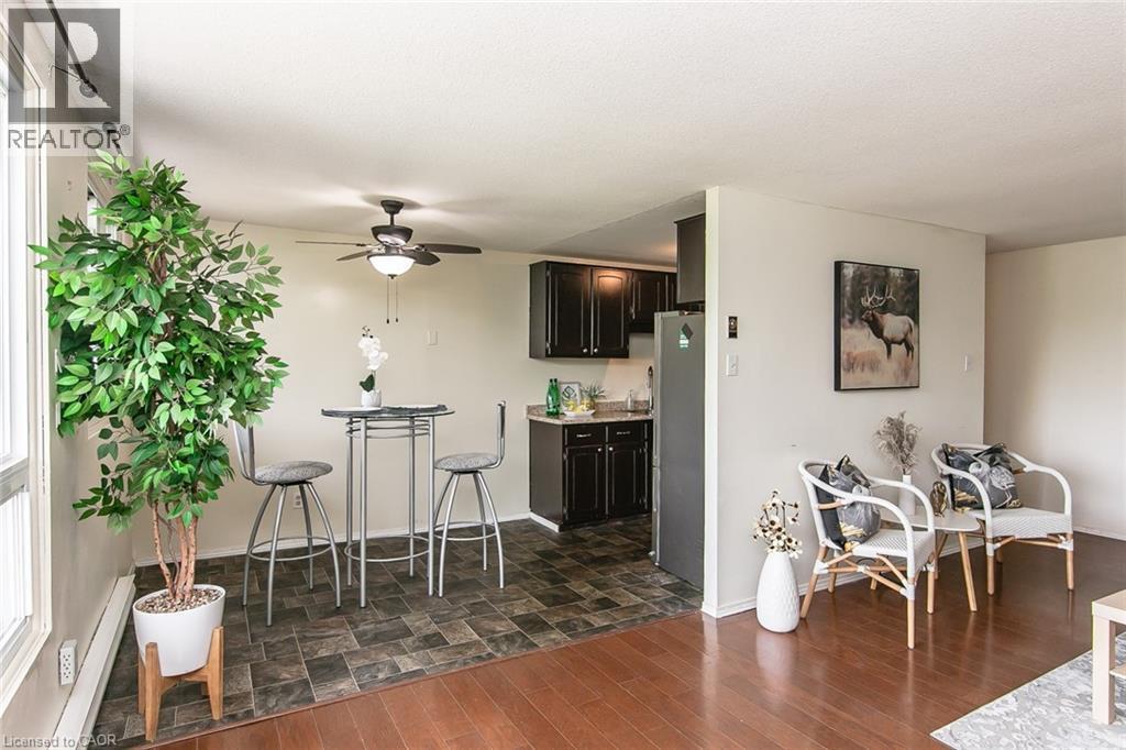 30 Avalon Place Unit# 203, Kitchener, ON - Indoor