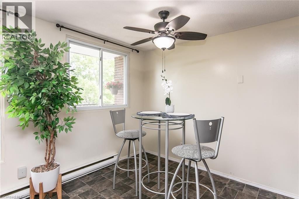 30 Avalon Place Unit# 203, Kitchener, ON - Indoor Photo Showing Dining Room