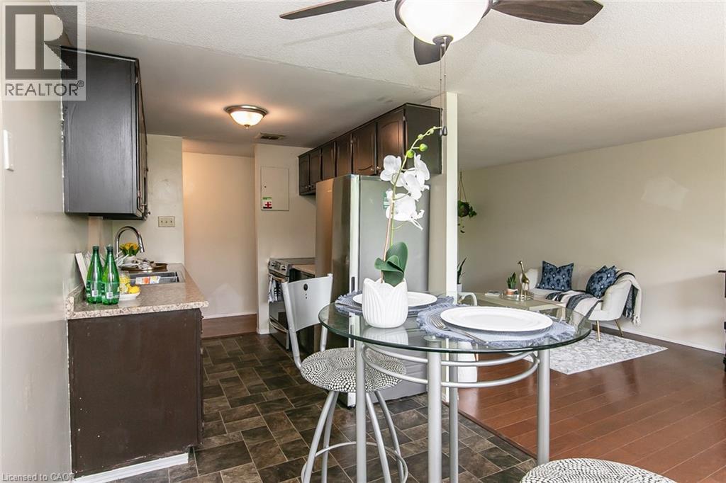 30 Avalon Place Unit# 203, Kitchener, ON - Indoor Photo Showing Dining Room