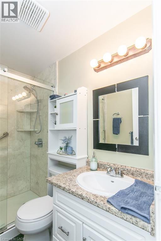 30 Avalon Place Unit# 203, Kitchener, ON - Indoor Photo Showing Bathroom