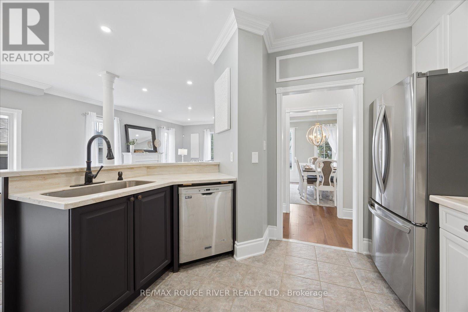 9 Elder Crescent, Whitby (Brooklin), ON - Indoor Photo Showing Kitchen
