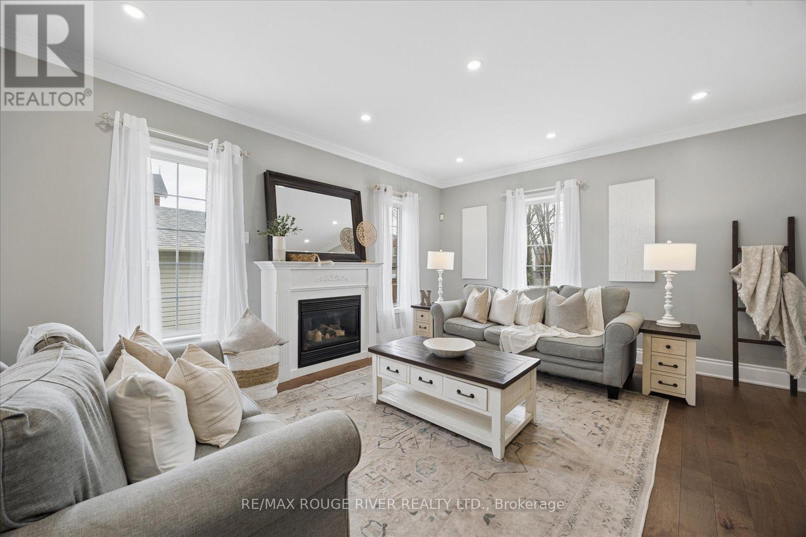 9 Elder Crescent, Whitby (Brooklin), ON - Indoor Photo Showing Living Room With Fireplace