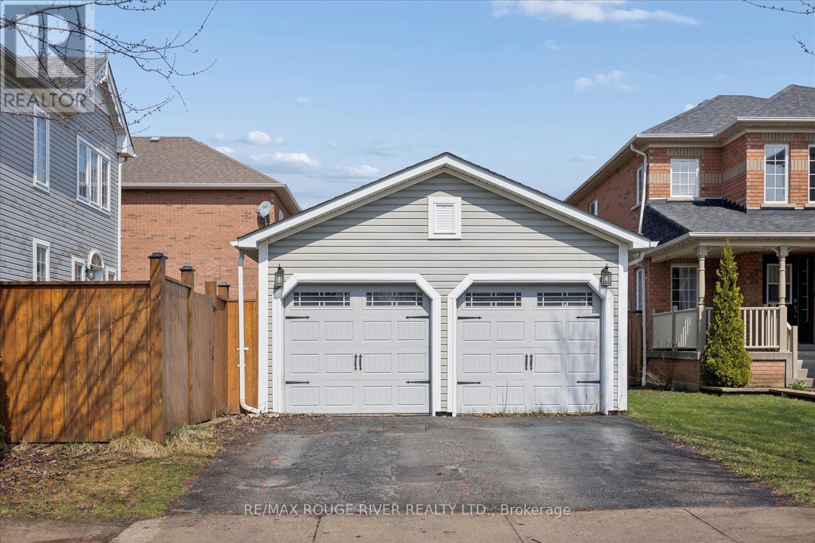 9 Elder Crescent, Whitby (Brooklin), ON - Outdoor