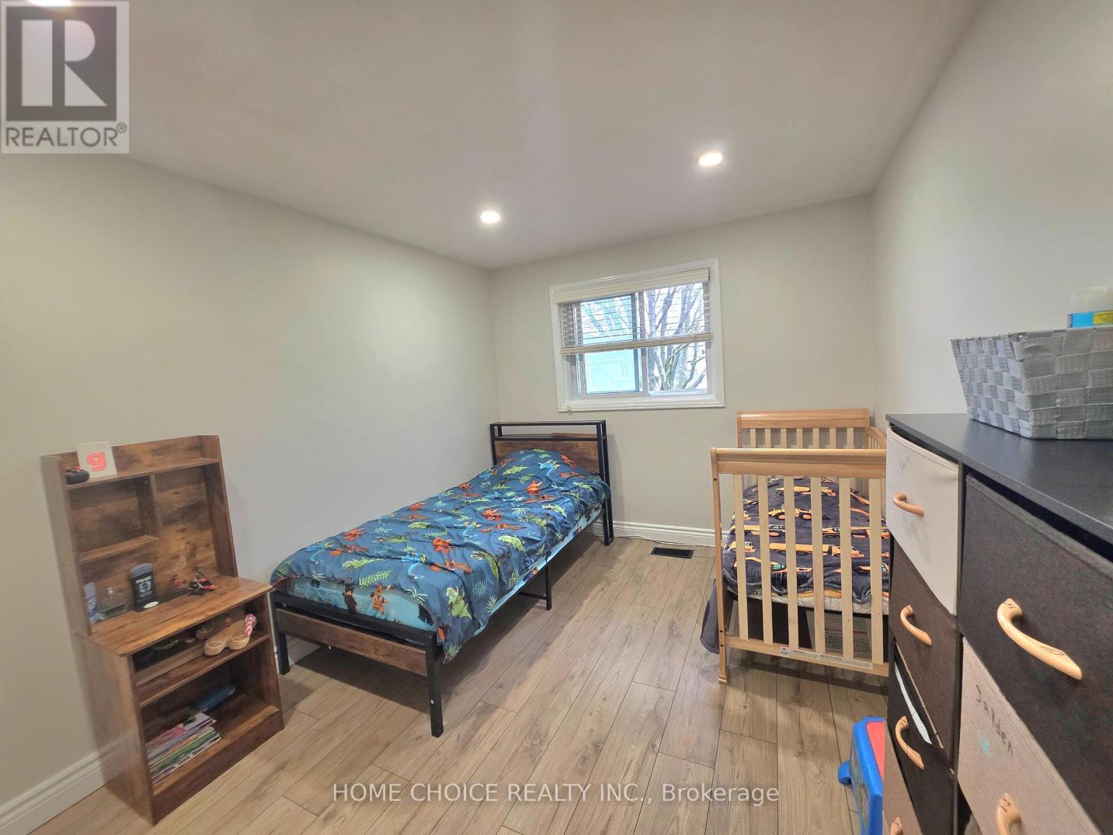 130 Champlain Crescent, Kitchener, ON - Indoor Photo Showing Bedroom