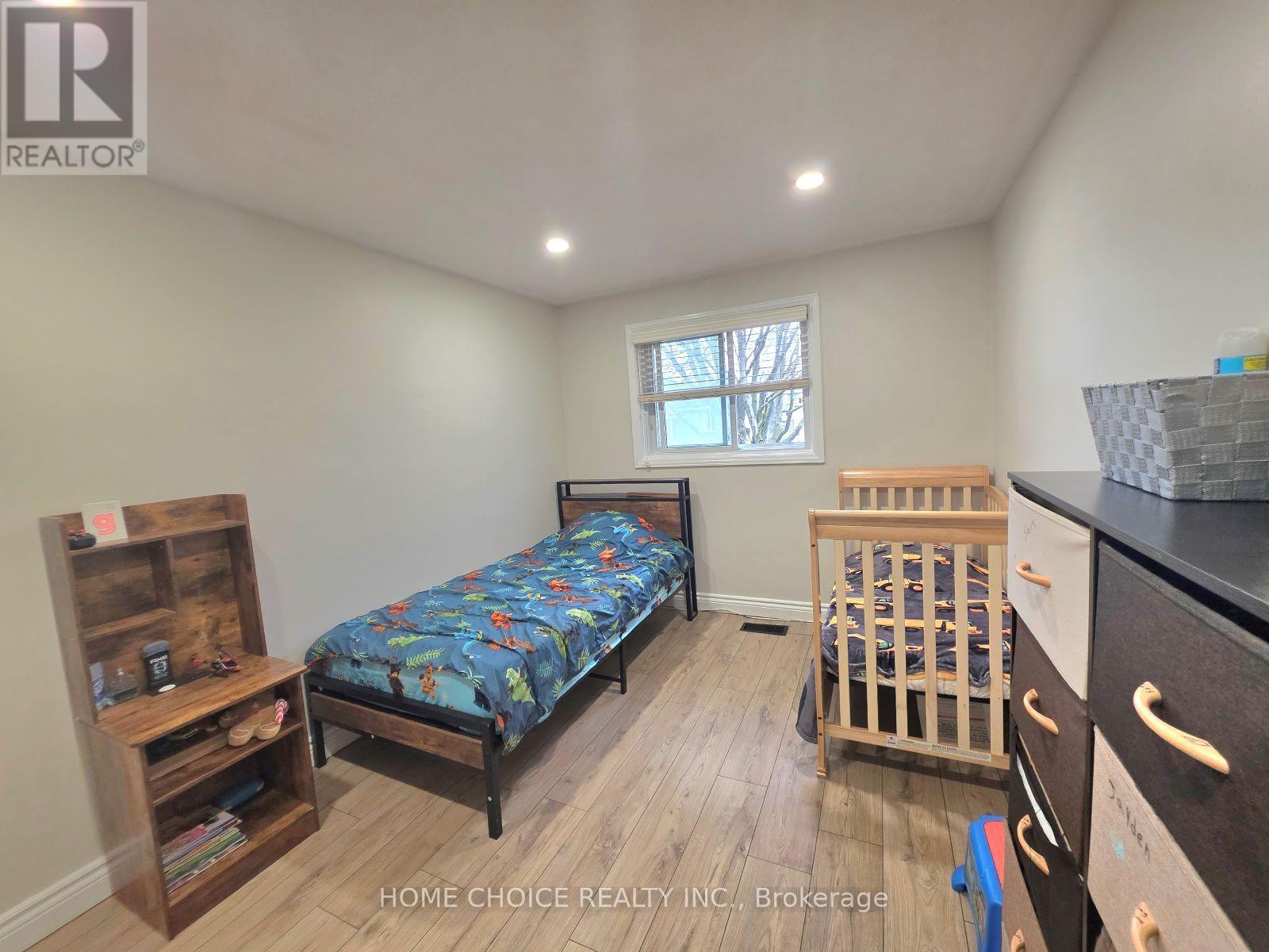 130 Champlain Crescent, Kitchener, ON - Indoor Photo Showing Bedroom
