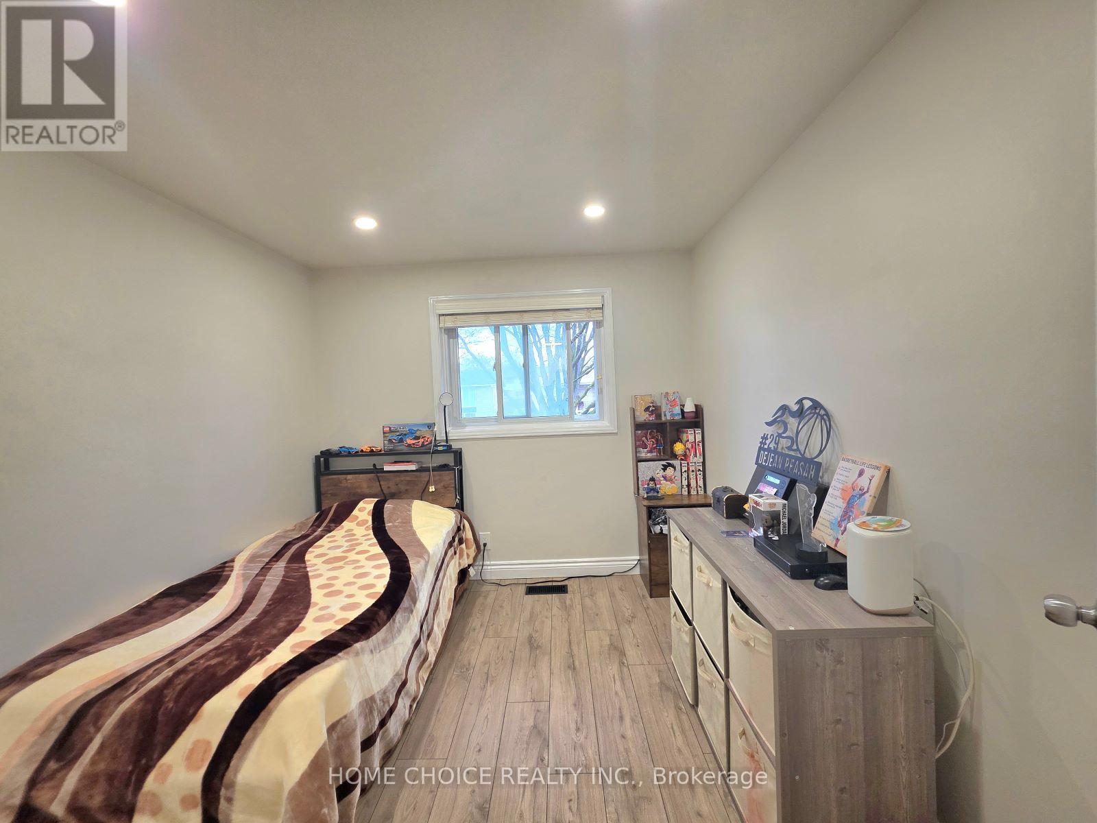 130 Champlain Crescent, Kitchener, ON - Indoor Photo Showing Other Room