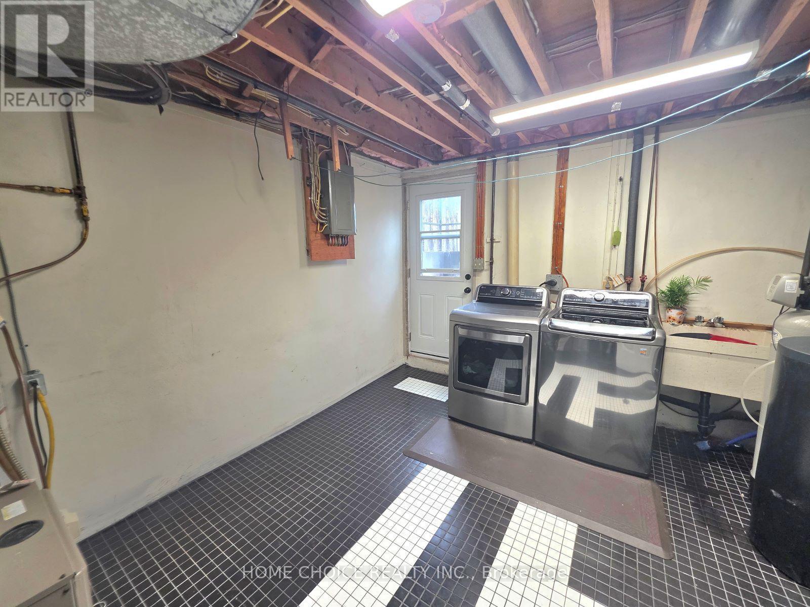 130 Champlain Crescent, Kitchener, ON - Indoor Photo Showing Other Room