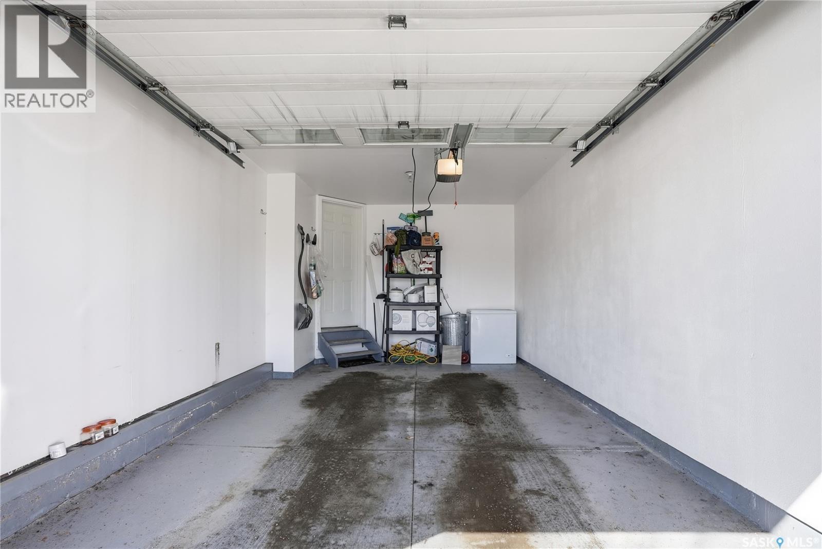 402 615 Lynd Crescent, Saskatoon, SK - Indoor Photo Showing Garage