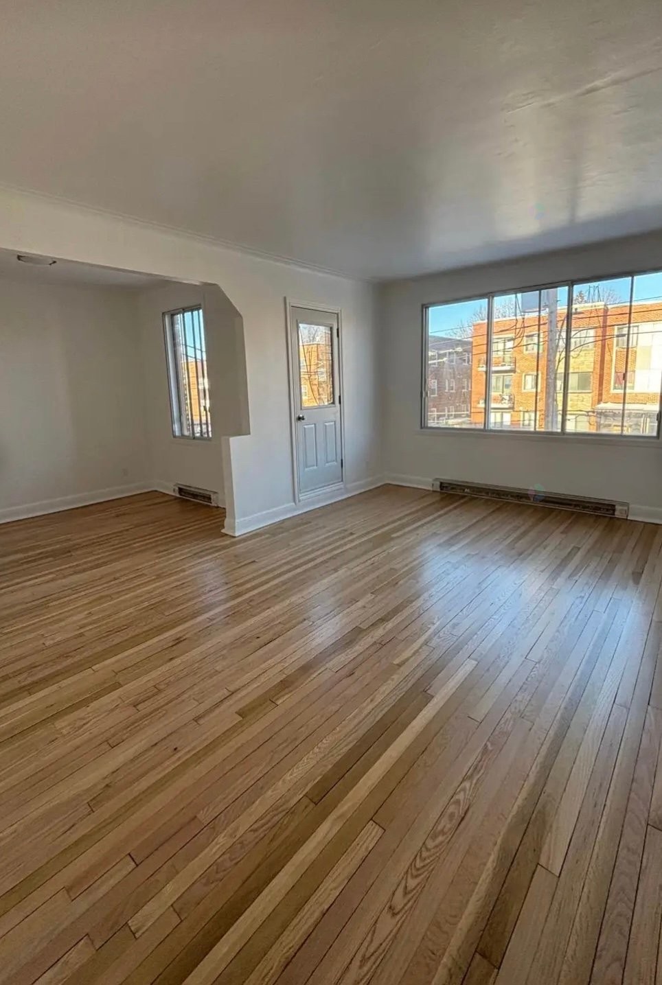 Living Room - 4610 Boul. Grand, Montréal (Côte-Des-Neiges/Notre-Dame-De-Grâce), QC - Indoor